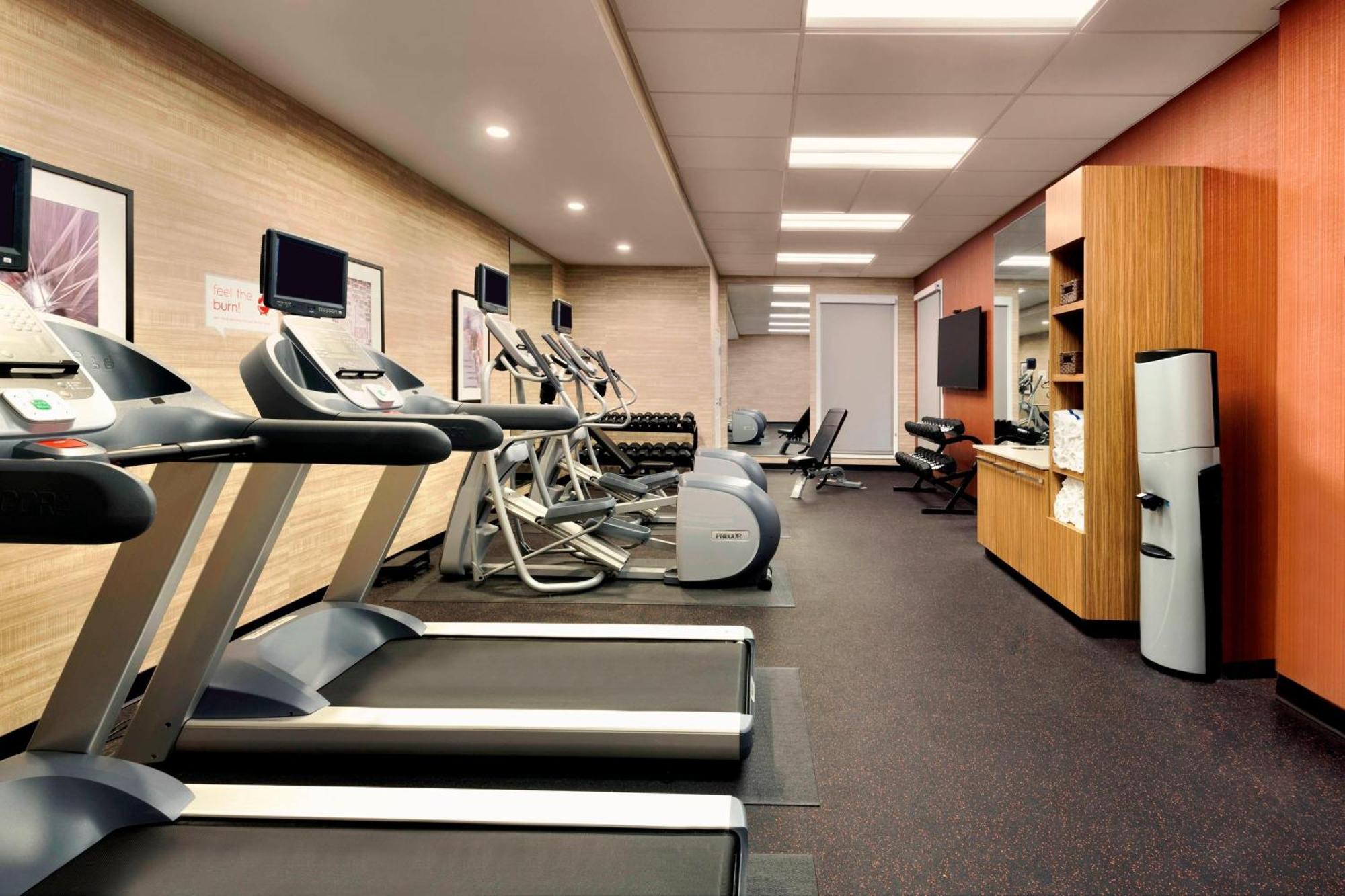 Towneplace Suites By Marriott Pittsburgh Airport/Robinson Township Экстерьер фото