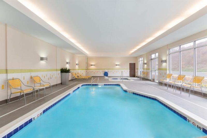 Towneplace Suites By Marriott Pittsburgh Airport/Robinson Township Экстерьер фото