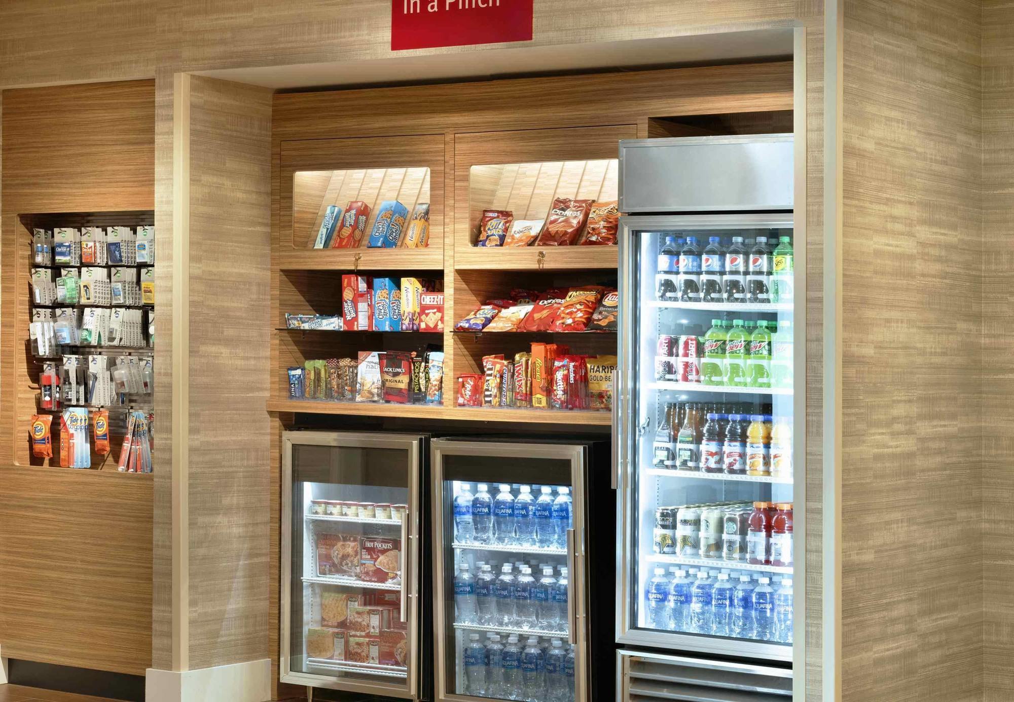Towneplace Suites By Marriott Pittsburgh Airport/Robinson Township Экстерьер фото